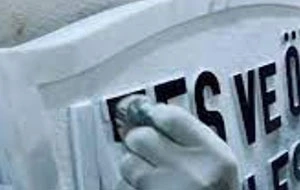 mezar başlığı yazısı boyama